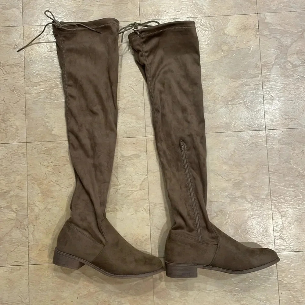 Knee High Boots, Size 8.5, brown/taupe, worn a couple times